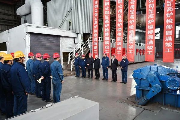 杨海峰到公司安全履职时 勉励全体干部职工要坚定信心 提升铁前竞争力和成本控制能力 争做行业标杆